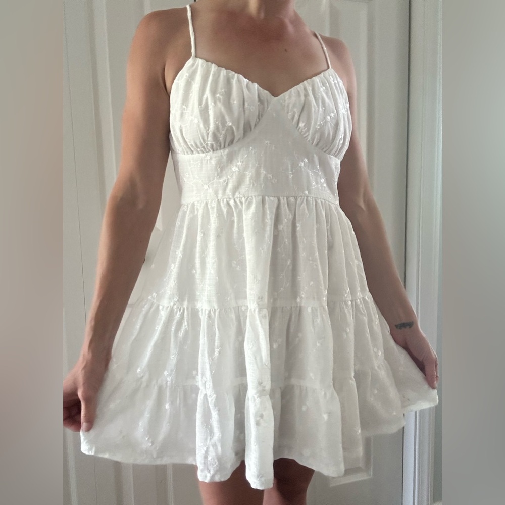 Elegant White Tiered Floral Dress